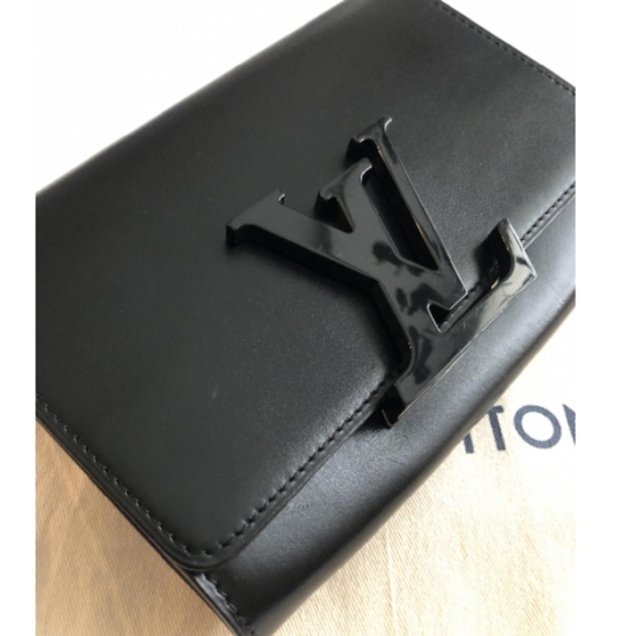 🦄🎉Louis Vuitton Black Clutch Matte Black Hardware Limited Edition! 🦄🎉 - Picture 3 of 16